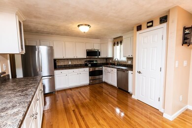 14 Meadowvale Rd, Burlington, MA 01803 - photo 2