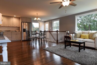 210 Kenwood Rd, Pasadena, MD 21122 - photo 4