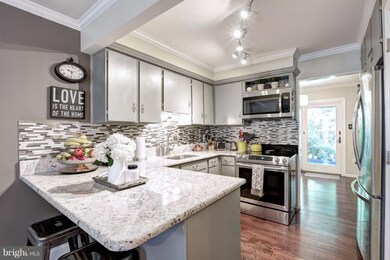 9963 Hemlock Woods Ln, Burke, VA 22015 - photo 3