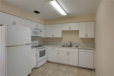 454 Banyan St, Sebastian, FL 32958 - photo 4