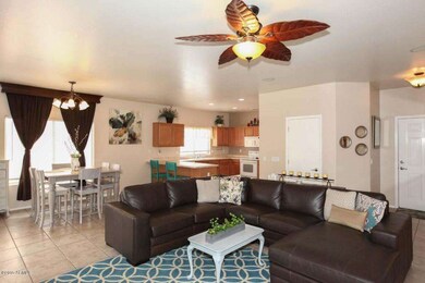 Great Room-Kitchen (2)