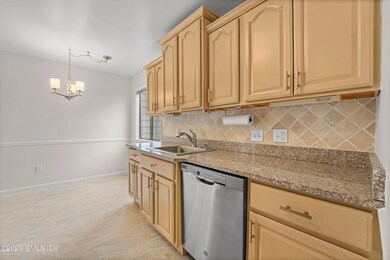 Eat-in Kitchen