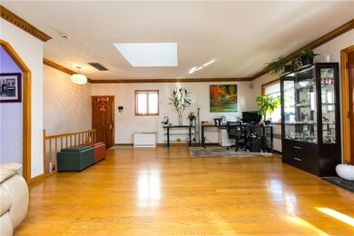 6932 166th St, Fresh Meadows, NY 11365 - photo 4