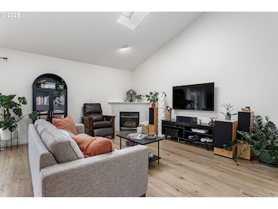 806 E Edgewood Dr, Newberg, OR 97132 - photo 7