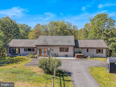 104 Golden Ln, Berkeley Springs, WV 25411 - photo 3