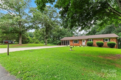 4515 Diamond St, Hudson, NC 28638 - photo 2