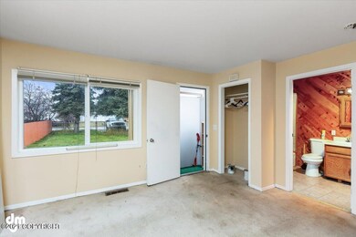 04-Living Room Unit 1 MS_6456
