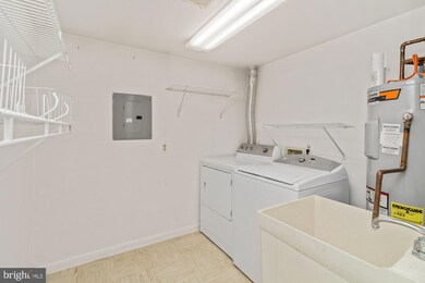 110 Castletown Rd unit 301, Lutherville Timonium, MD 21093 - photo 7