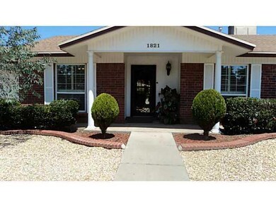 1821 Octubre Dr, El Paso, TX 79935 - photo 2