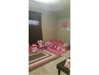 853 N Anderson St, Elwood, IN 46036 - photo 4