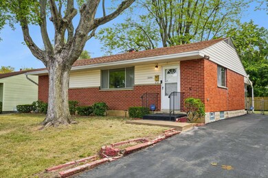 1-web-or-mls-1590-selkirk-rd