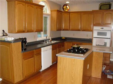 Kitchen recent gas cooktop
