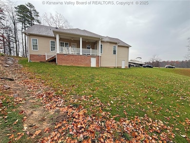 1236 Crooked Creek Rd, Scott Depot, WV 25560 - photo 5