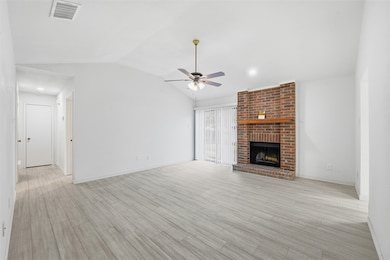 1746 Glencairn Ln, Lewisville, TX 75067 - photo 4