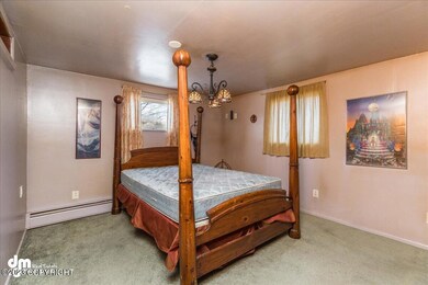 08-Upstairs Bedroom 1 20230412-DW-5751