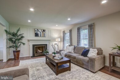 12400 Goldfinch Ct, Potomac, MD 20854 - photo 6