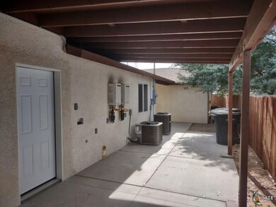 519 El Centro Ave, El Centro, CA 92243 - photo 5