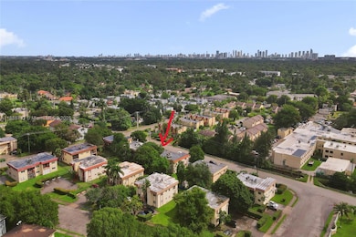 13980 NE 2nd Ct unit 321, Miami, FL 33161 - photo 5