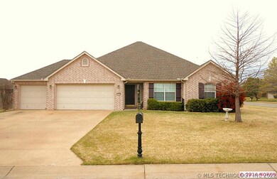 Eagle Creek is conveniently located approx 2.75 mi