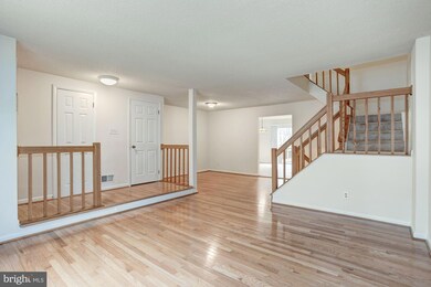 1604 Oak Spring Way, Reston, VA 20190 - photo 7