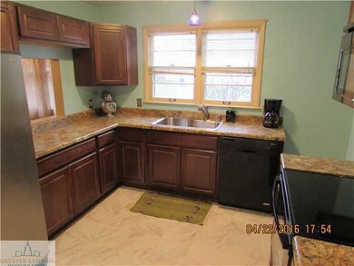 2801 Chatham Rd, Lansing, MI 48910 - photo 3