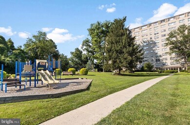 Radnor House unit 502, Bryn Mawr, PA 19010 - photo 2