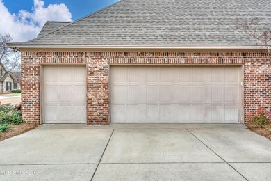 702 Amber Way