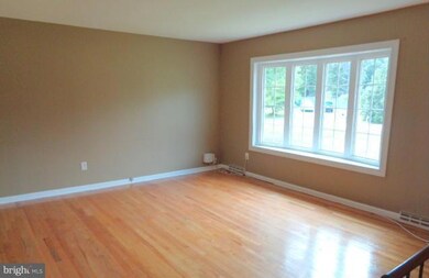 9299 Windsor Dr, La Plata, MD 20646 - photo 5