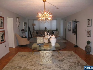 Atrium Palace Condominiums unit 3D, Fort Lee, NJ 07024 - photo 3