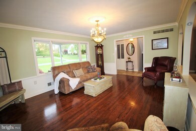 7905 Runnymeade Dr, Frederick, MD 21702 - photo 5