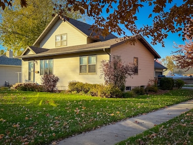 1427 Garst Ave, Boone, IA 50036 - photo 2