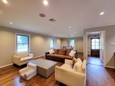 1302 Valleta Dr, Houston, TX 77008 - photo 7