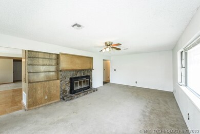 412 E Maple St, Skiatook, OK 74070 - photo 6