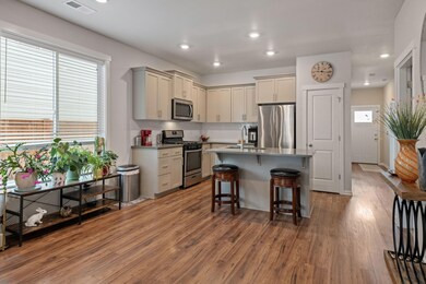 16610 Pine Creek Dr, La Pine, OR 97739 - photo 4