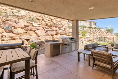 Backyard Covered Patio w/built-in BBQ