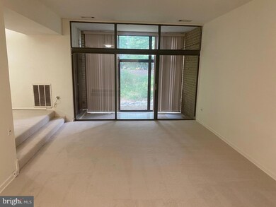 1646 Parkcrest Cir unit 100, Reston, VA 20190 - photo 3