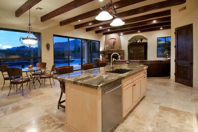 KITCHEN ISLAND, BRKFST AREA & FAMILY RM