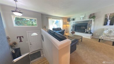 905 11th St NE, East Wenatchee, WA 98802 - photo 3