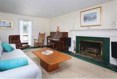 16 Moody St, Chestnut Hill, MA 02467 - photo 2