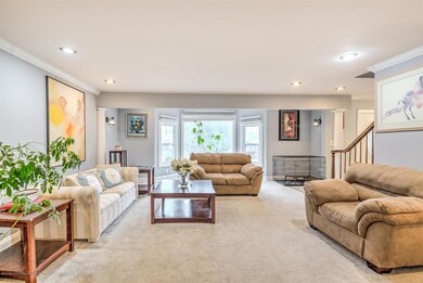 06-LIVING ROOM