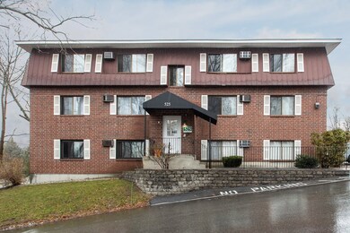 525 Calef Rd unit 13, Manchester, NH 03103 - photo 2