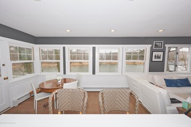 Breakfast/Family room