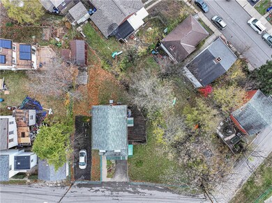 939 Delevan St, Pittsburgh, PA 15217 - photo 4