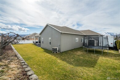 1637 Holly Ln, East Wenatchee, WA 98802 - photo 4
