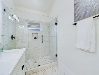 903 Lehman St unit E, Houston, TX 77018 - photo 7
