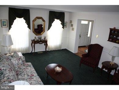 409 Denbign Rd, Langhorne, PA 19047 - photo 6