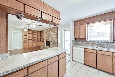 849 Edgehill Dr, Hurst, TX 76053 - photo 5