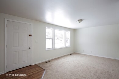 5 Alameda Dr, Carpentersville, IL 60110 - photo 3