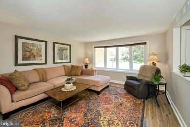 720 Barkley Dr, Fredericksburg, VA 22407 - photo 4