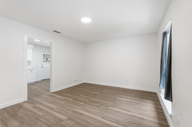 513 Paddy St, Mesquite, TX 75149 - photo 2